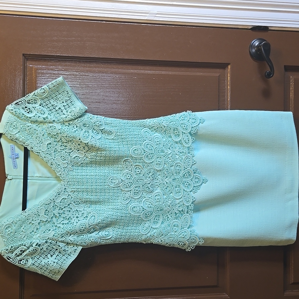 Antonio Melani-Mint green short sleeved crochet top V neck dress Sz 2.